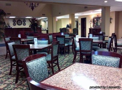 Chisholm Suite Hotel Duncan Екстериор снимка