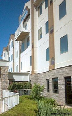 Chisholm Suite Hotel Duncan Екстериор снимка