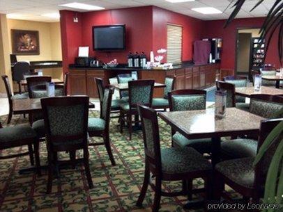 Chisholm Suite Hotel Duncan Екстериор снимка